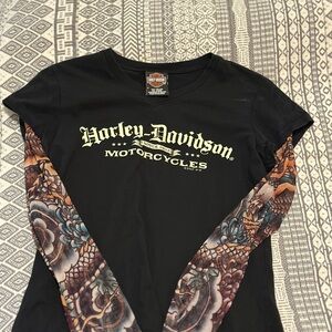 Harley-Davidson Black Top with Colorful Sleeves